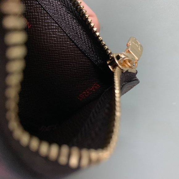 Louis Vuitton Key Pouch - Picture 6 of 7